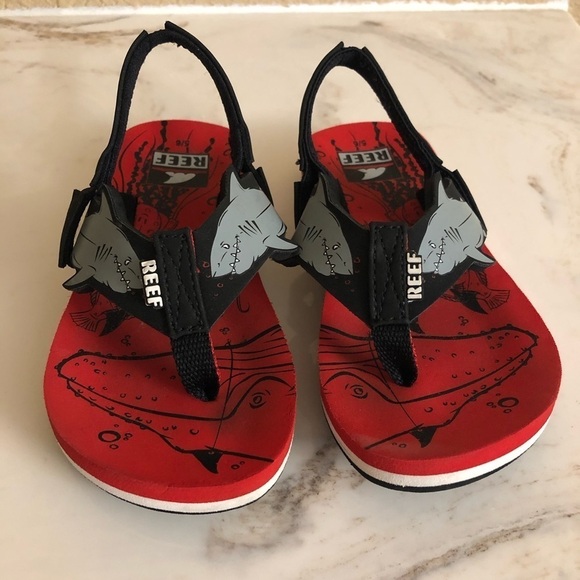 Reef Toddler 5/6 red and black shark sandals - Picture 7 of 7